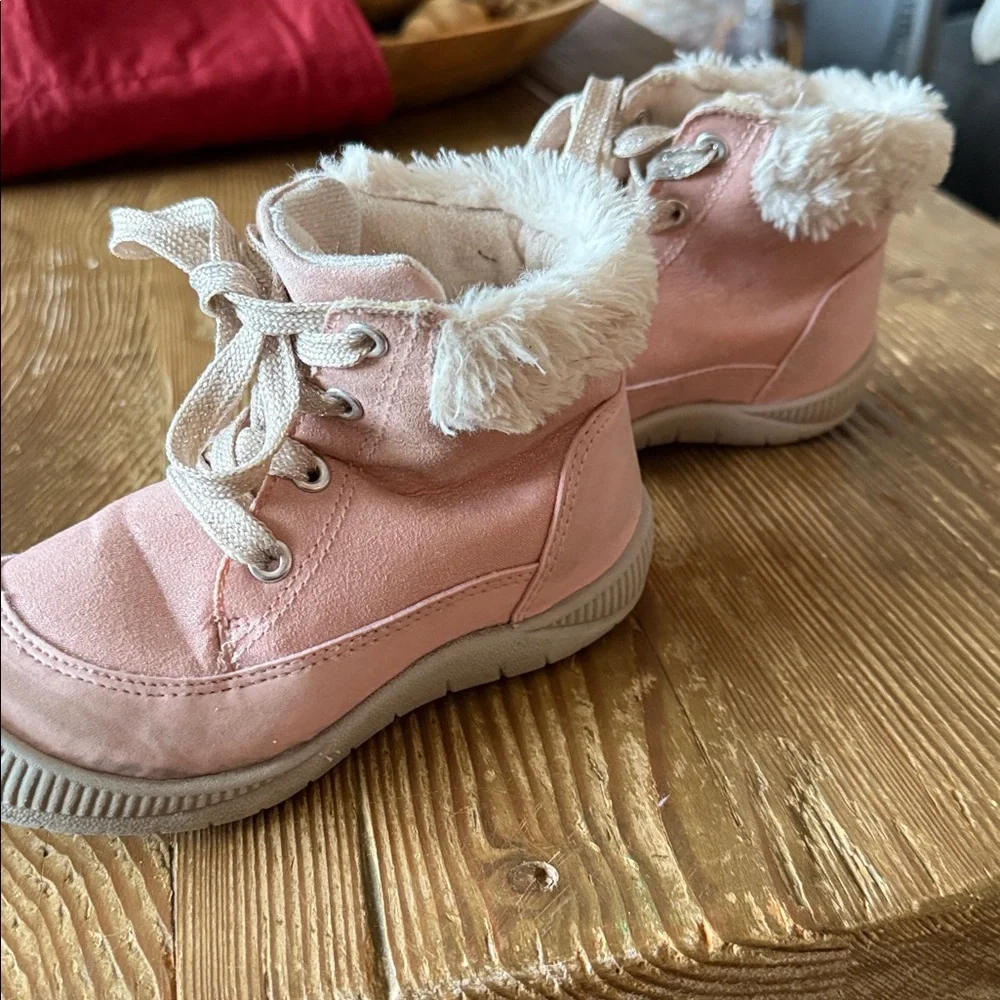 Oshkosh pink toddler girl boots with faux fur accent size 10